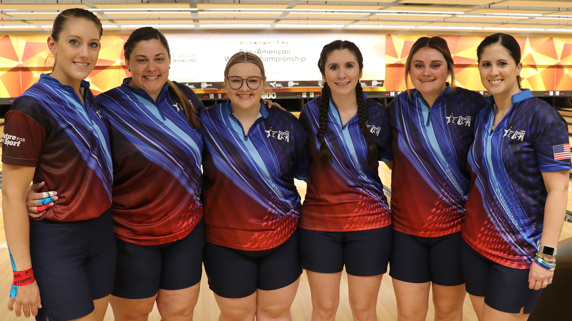 Danielle McEwan, Jordan Richard, Breanna Clemmer, Stephanie Zavala, Lauren Pate and Bryanna Coté at the 2022 PANAM Bowling Women's Championships